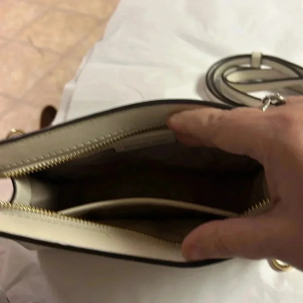 Michael Kors crossbody - Picture 5 of 6